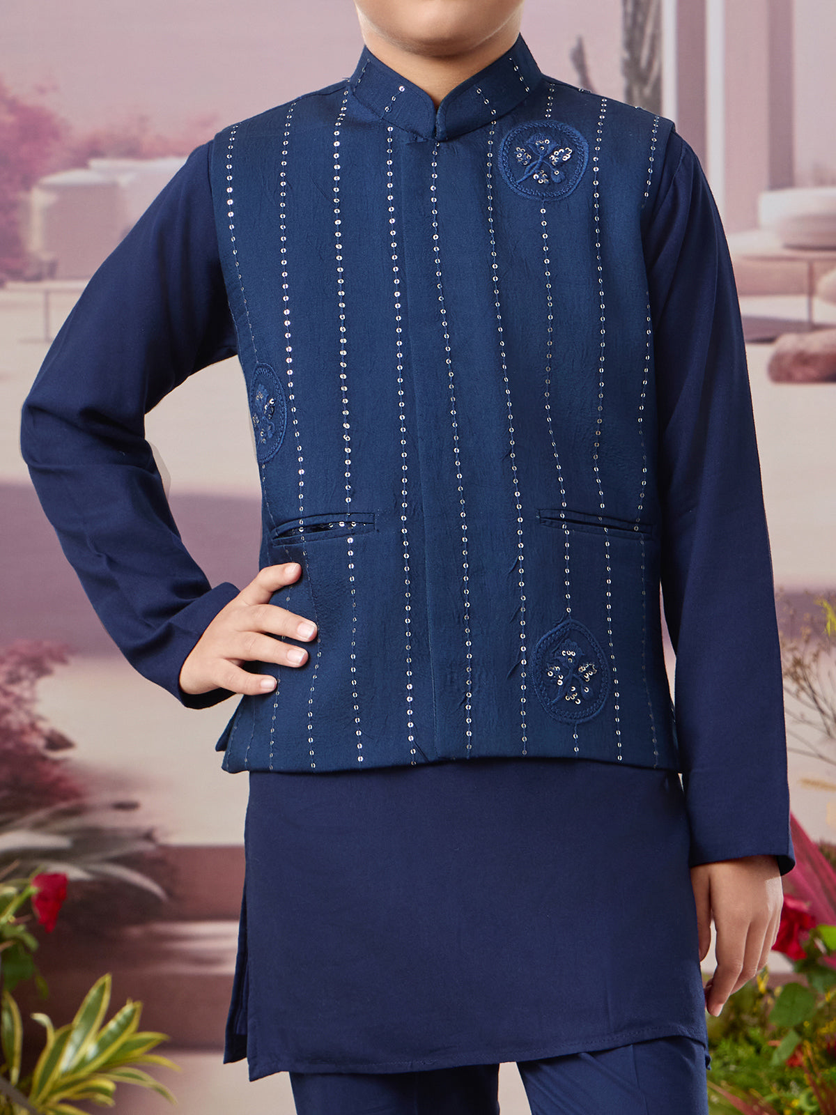 Navy blue silk waistcoat set with embroidery