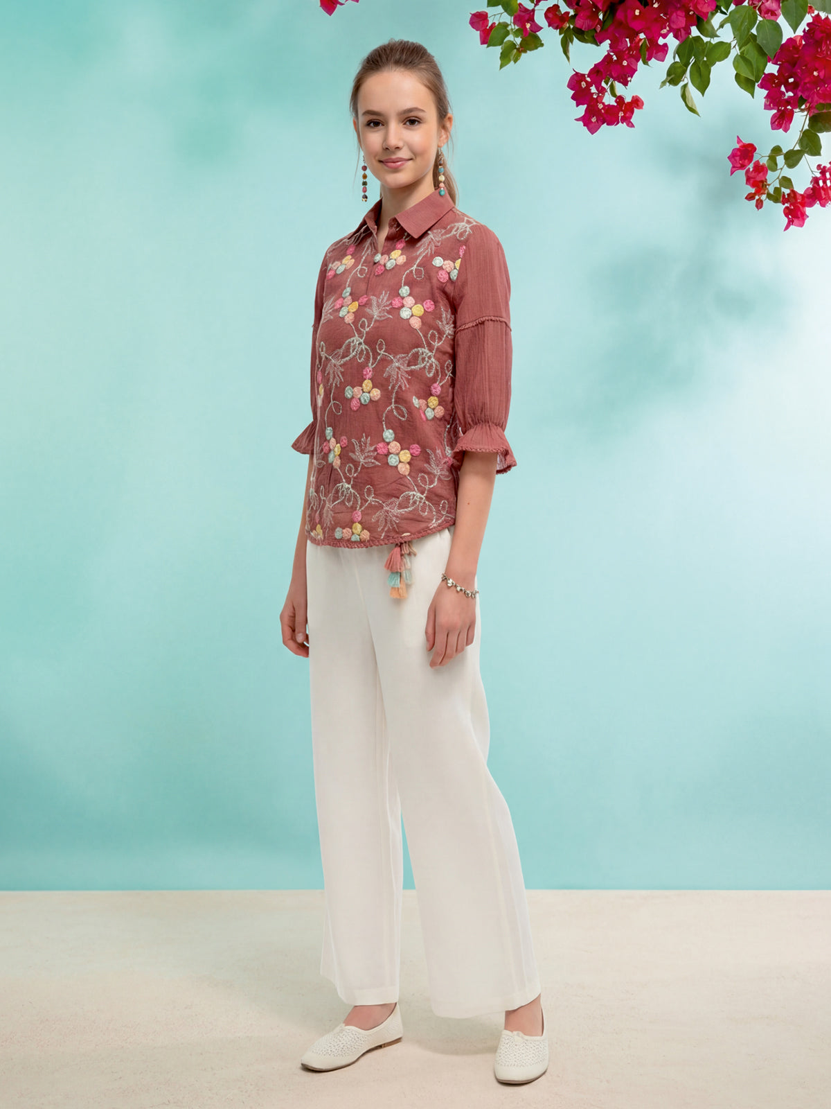Brown and white cotton pant suit with thread deatiling