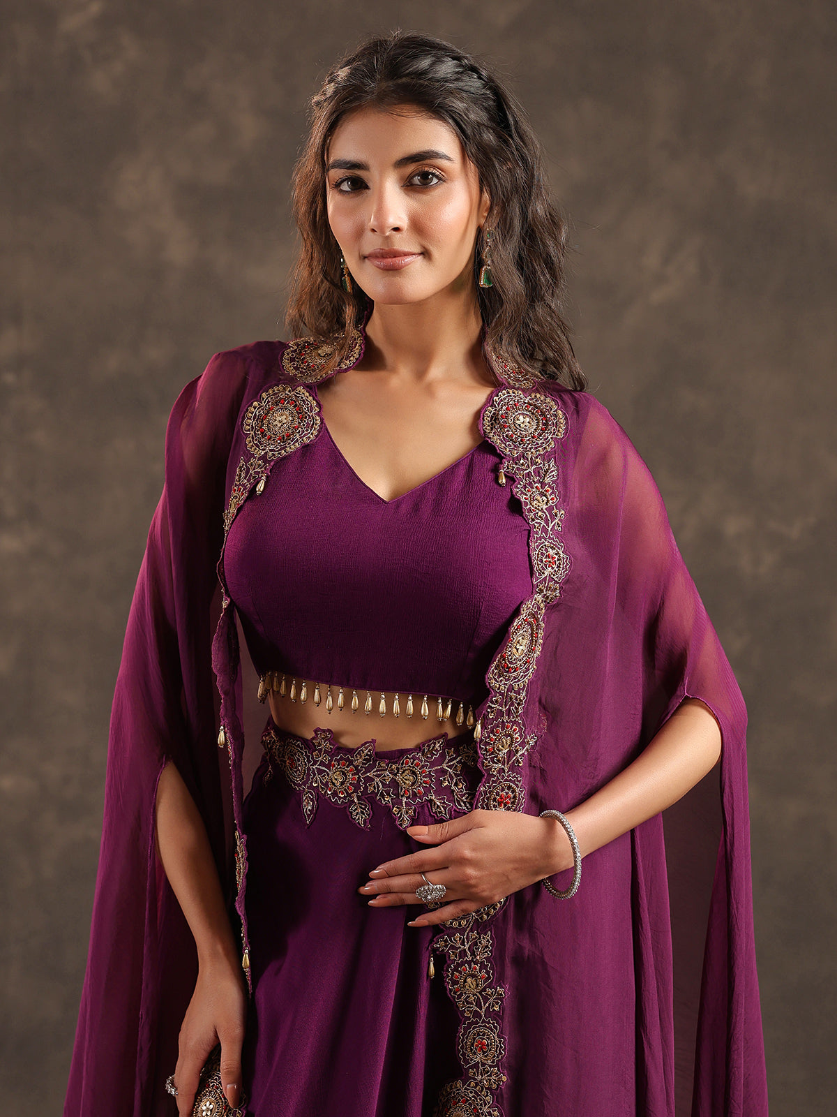 Purple viscose crepe palazzo suit with elegant shrug