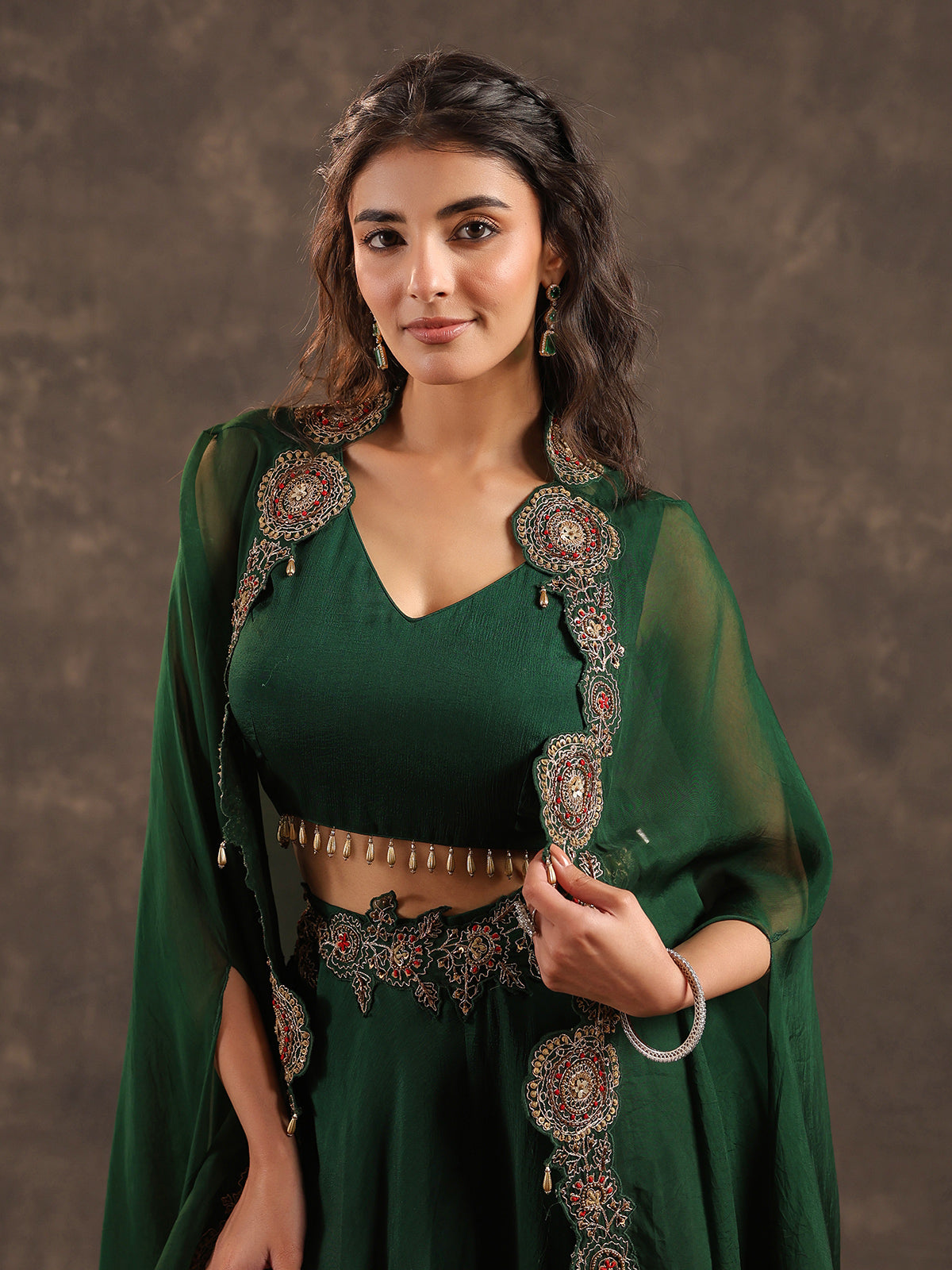 Elegant green viscose crepe palazzo suit with designer shrug