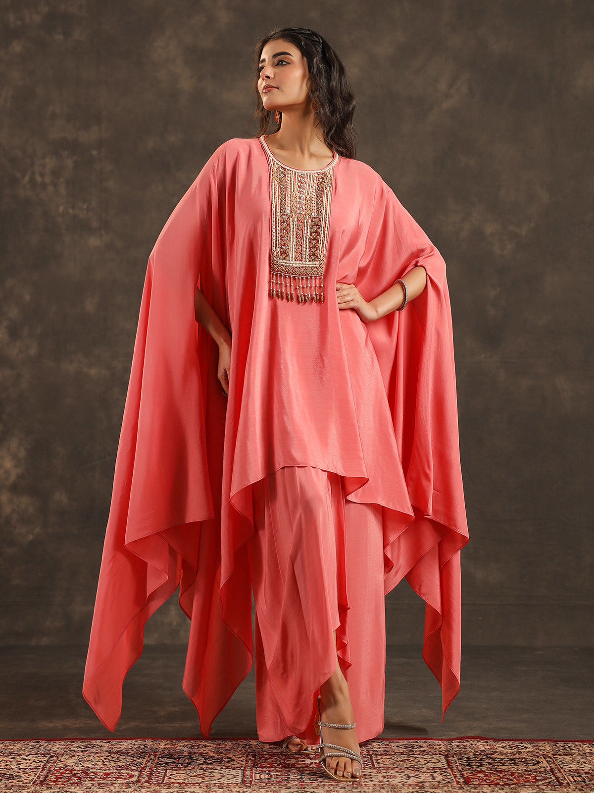 Pink viscose crepe kaftan suit with delicate sequin detailing