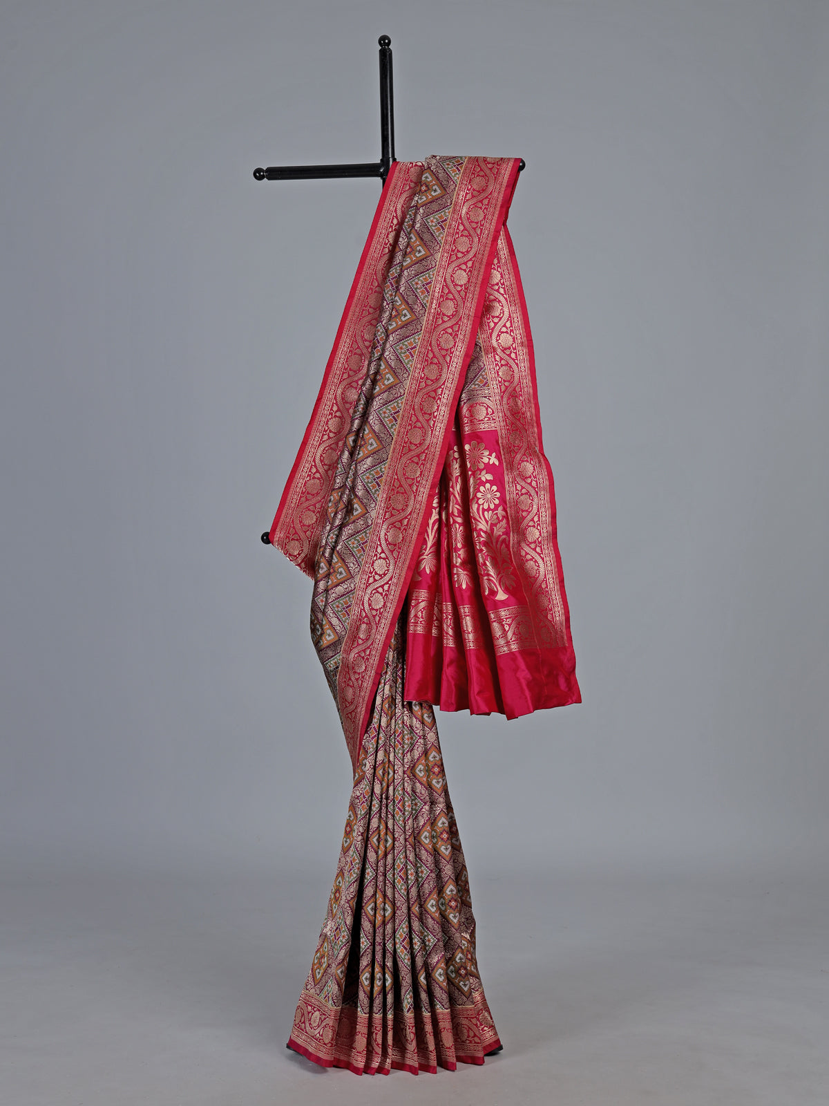 Red banarasi silk saree with geometric zari patterns