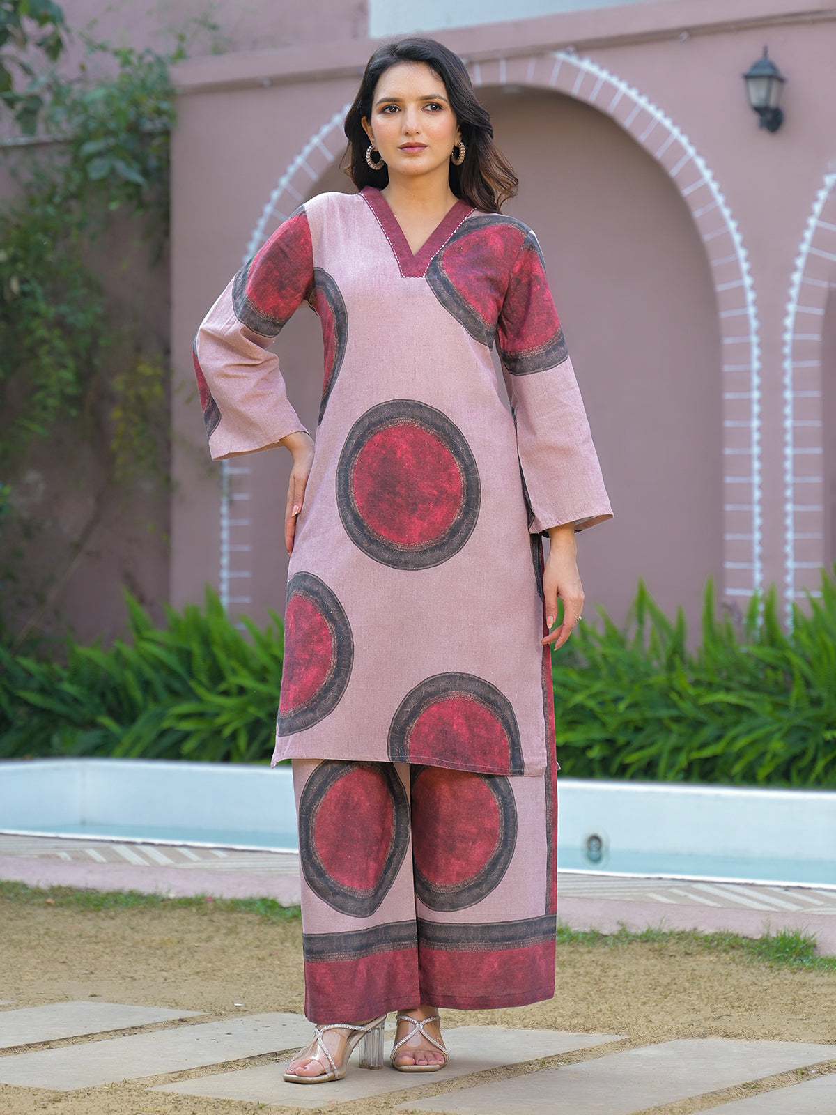 Onion pink printed kurti set with V neckline