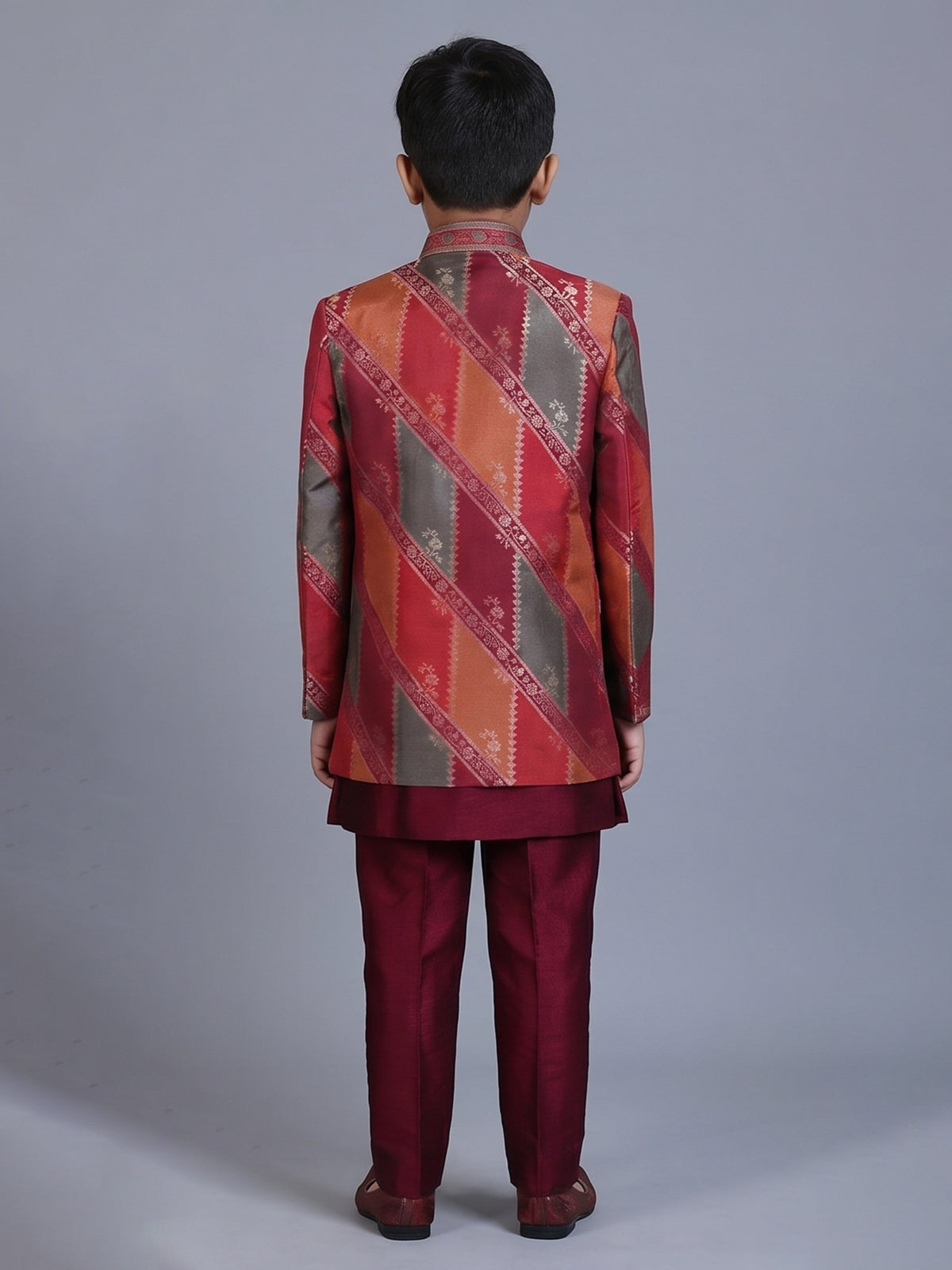 Maroon silk blend indowestern suit with zari detailing
