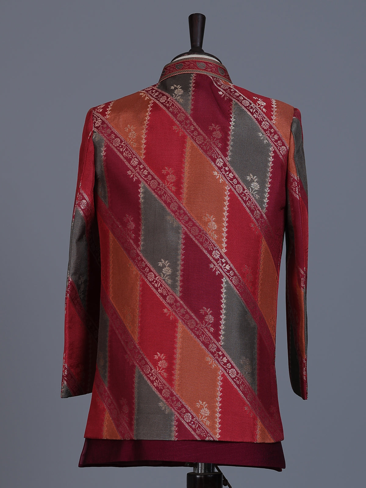 Maroon silk blend indowestern suit with zari detailing