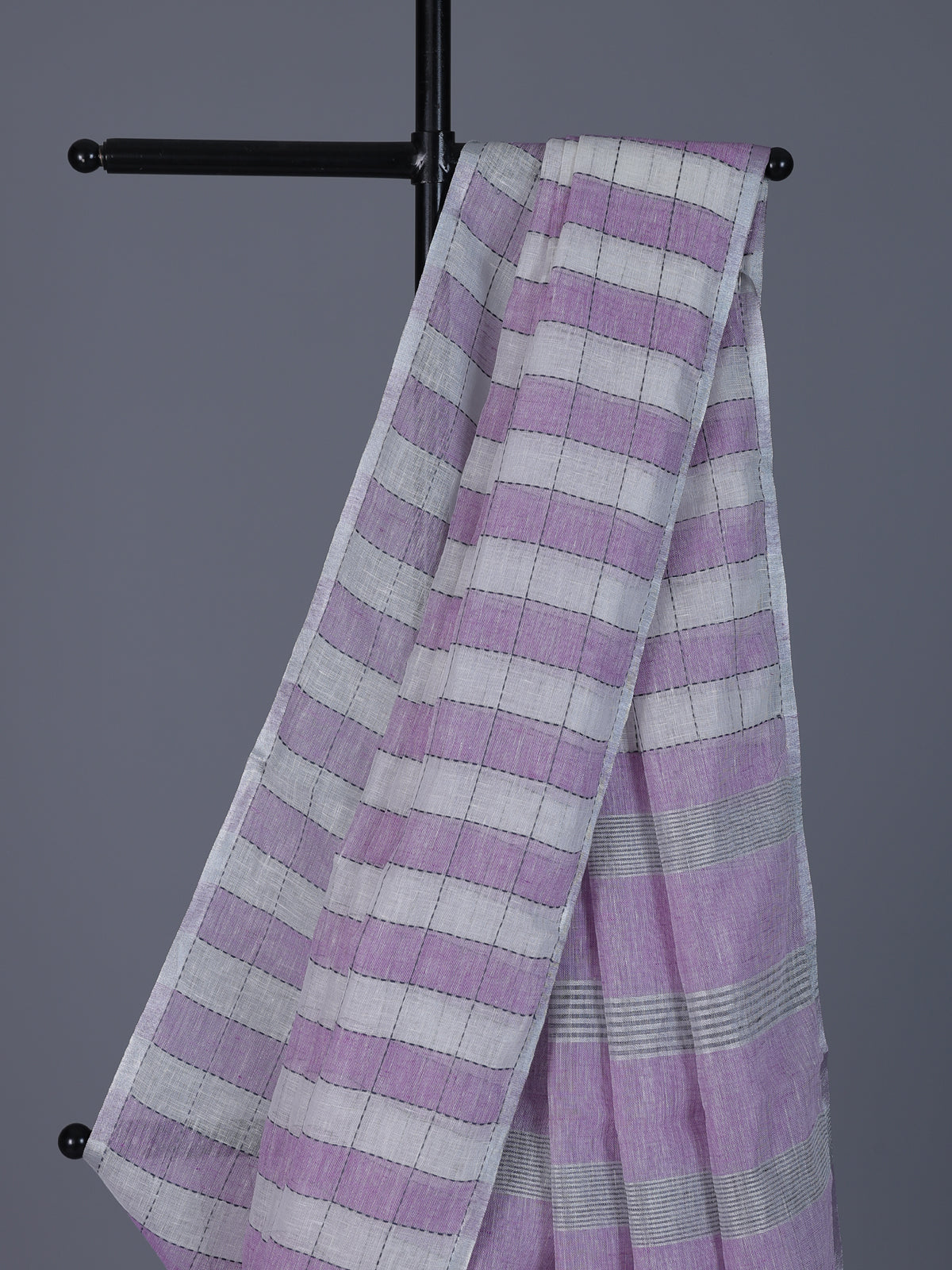 Lilac purple checked linen saree with tassel pallu style