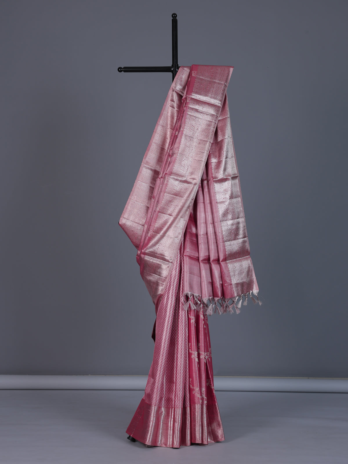 Pink saree in pure Kanjivaram silk for wedding wear
