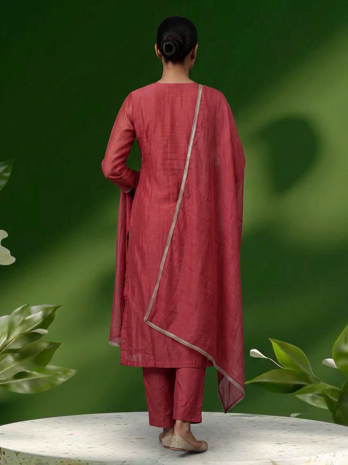 Rani pink kurti set highlighted with floral boota embroidery