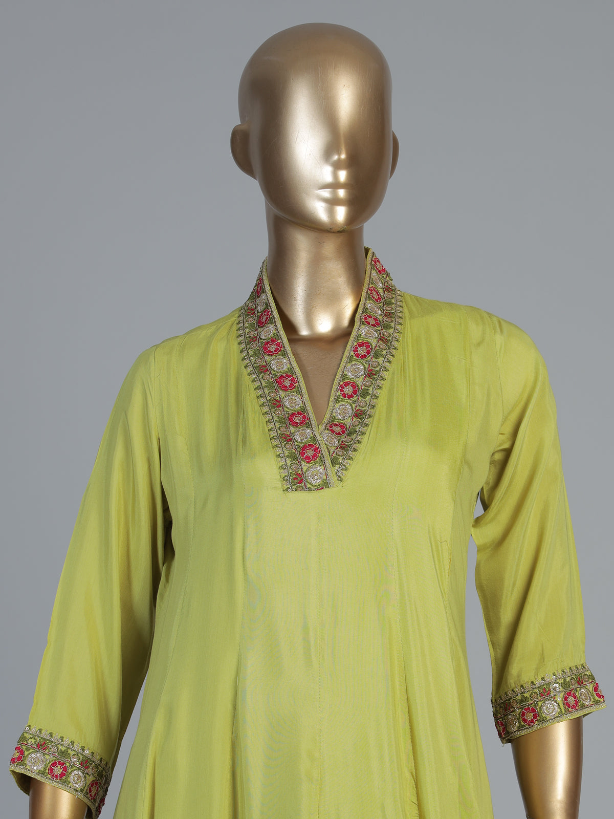 Green crepe silk kurti set with heritage floral detailing