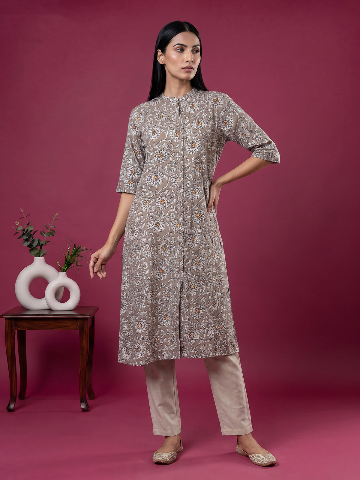 Grey cotton silk floral printed casual stand collar elbow sleeve kurti