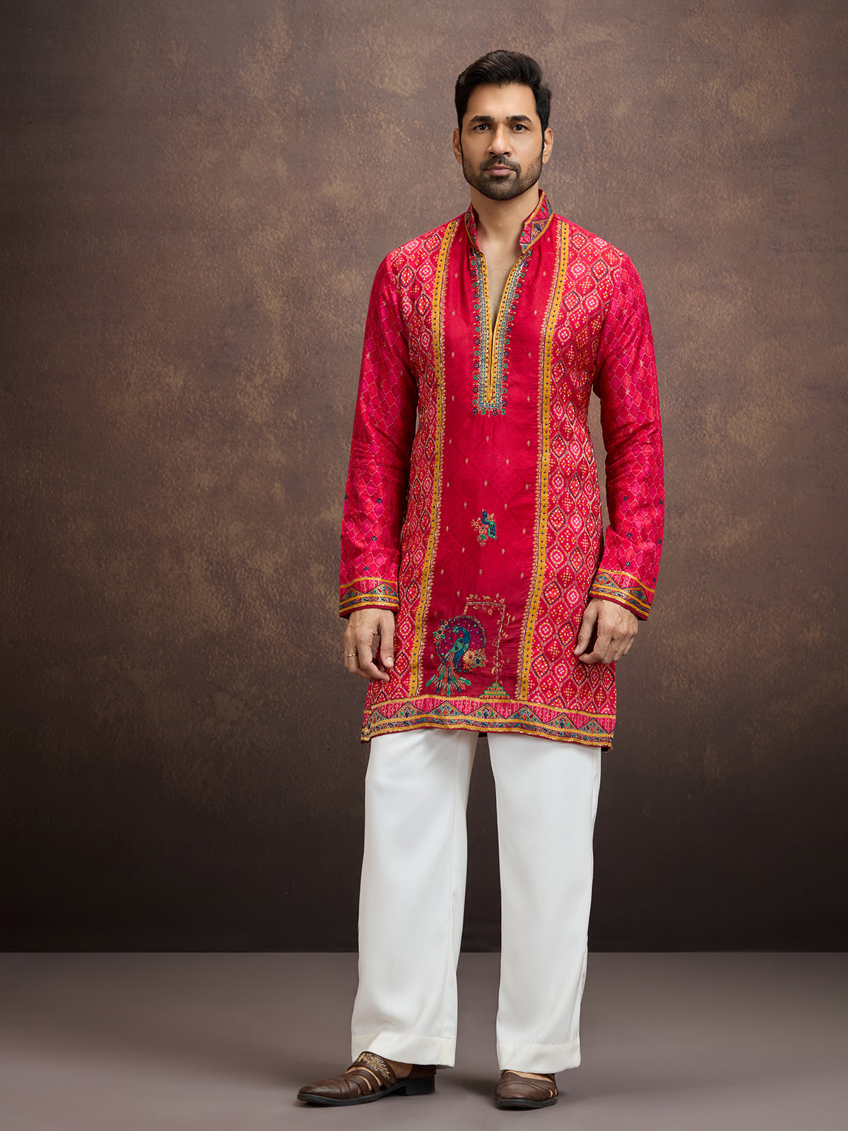 Red bandhani embroidered kurta pajama for men
