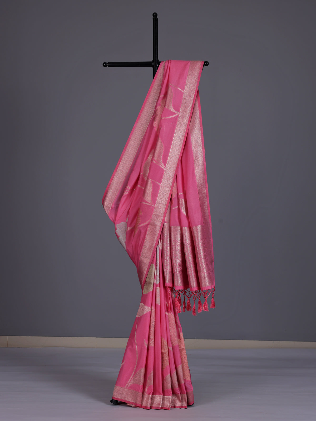Pink women floral silver zari saree