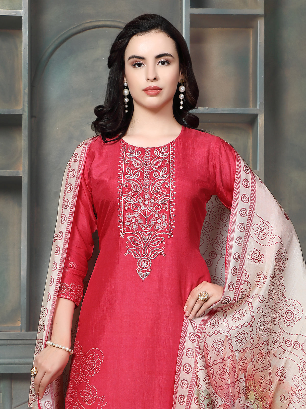 Pink women bandhani embellished kurti set