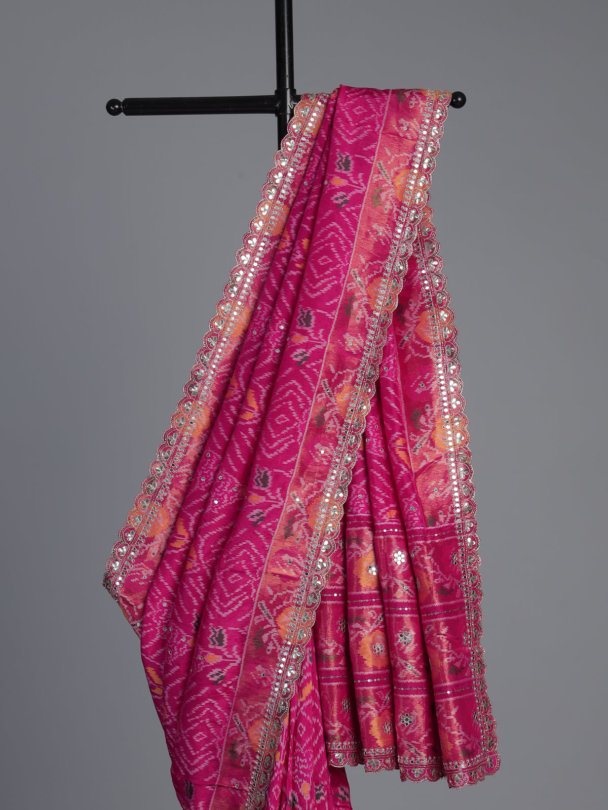 Rani pink soft silk saree with bandhani floral contrast detailing