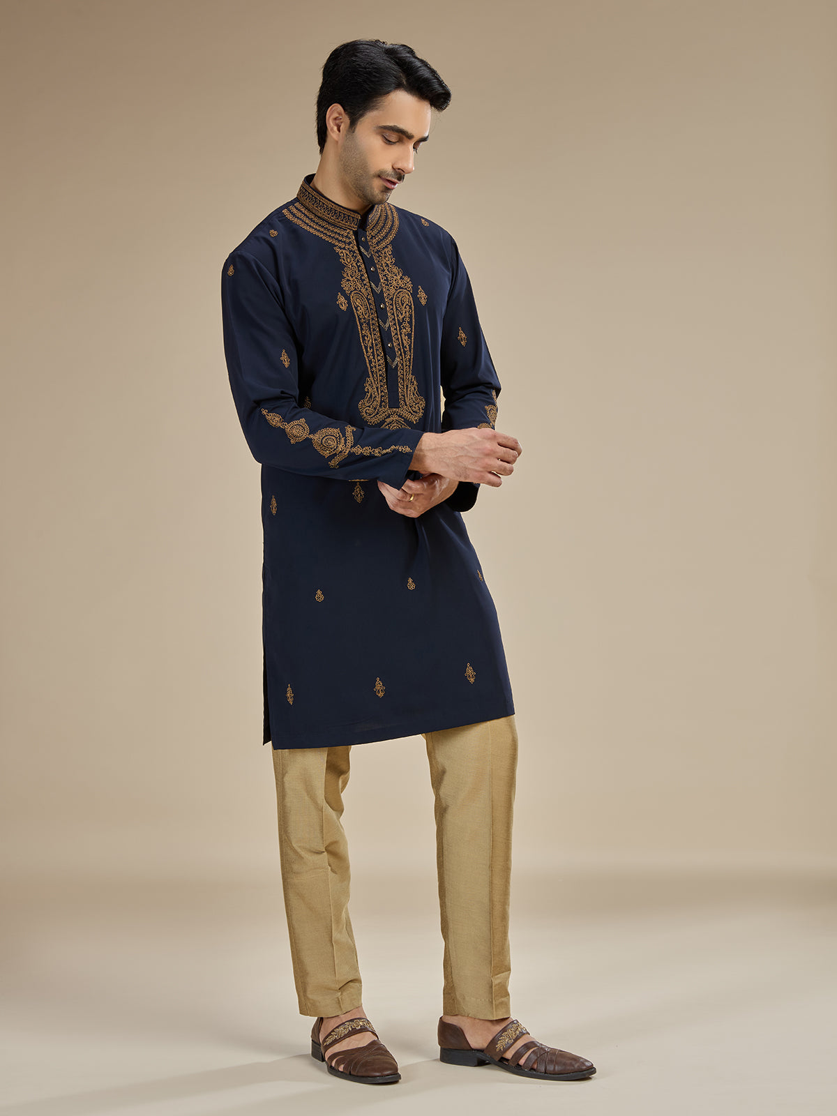 Navy blue men mughal jaal embroidered kurta suit
