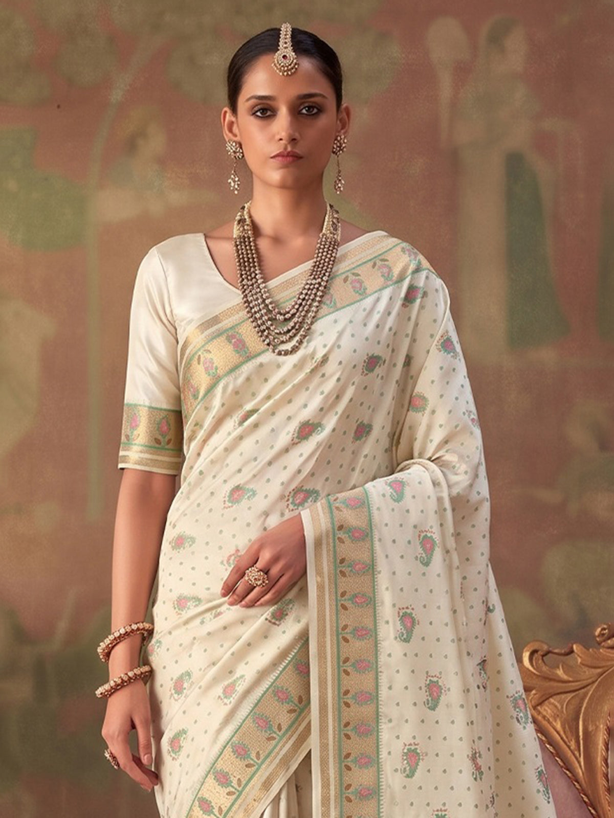 Off white zari woven women saree with unstitched blouse