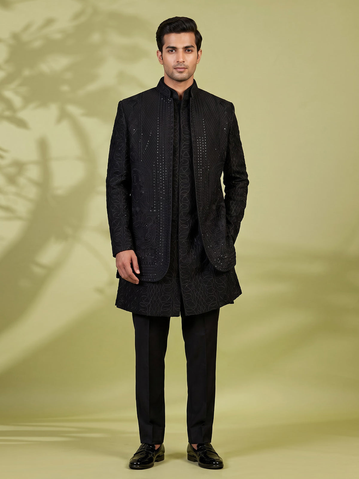 Black mens tone-on-tone jacket indo western