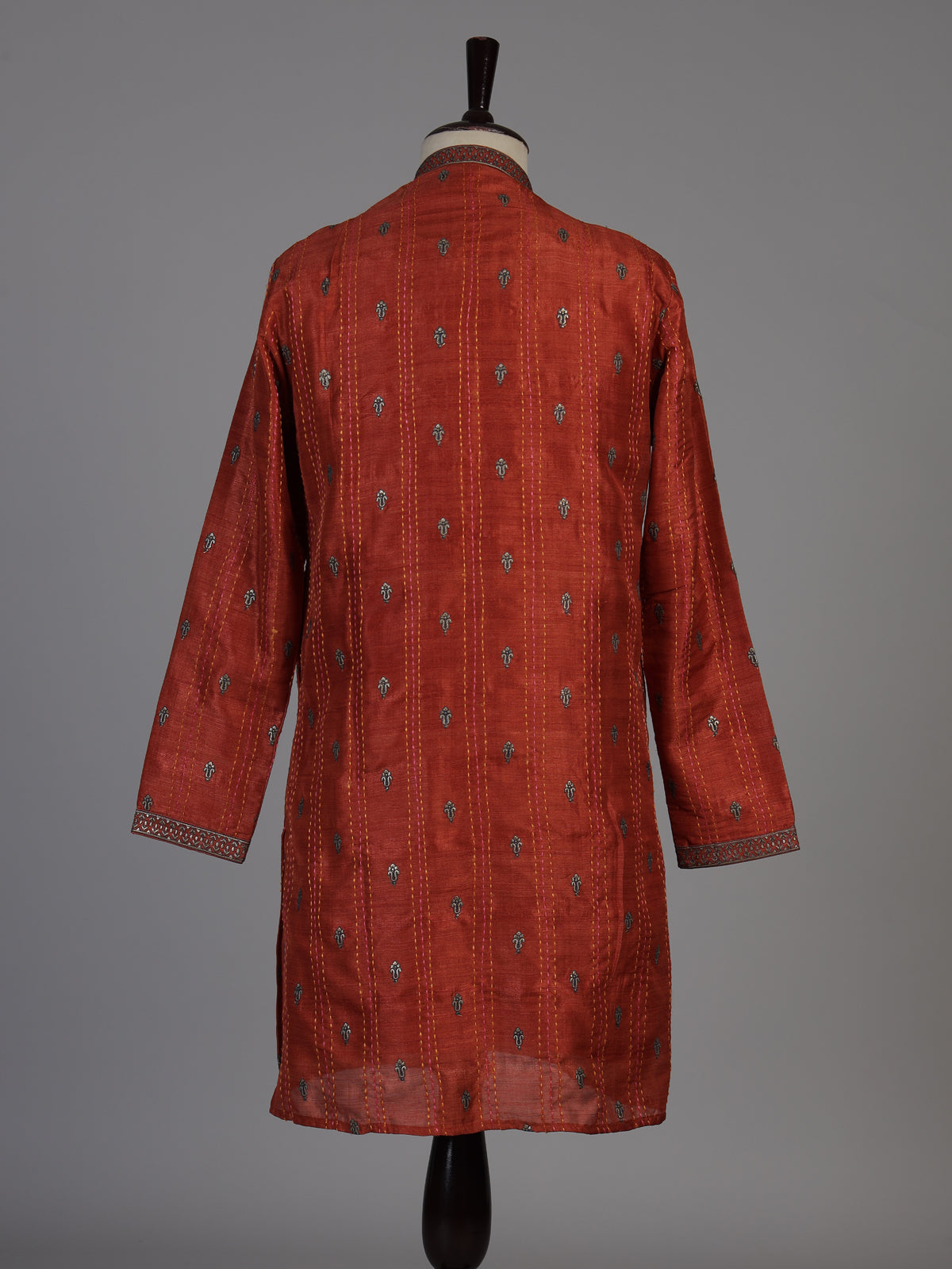 Orange silk blend embroidered butti kurta suit for men