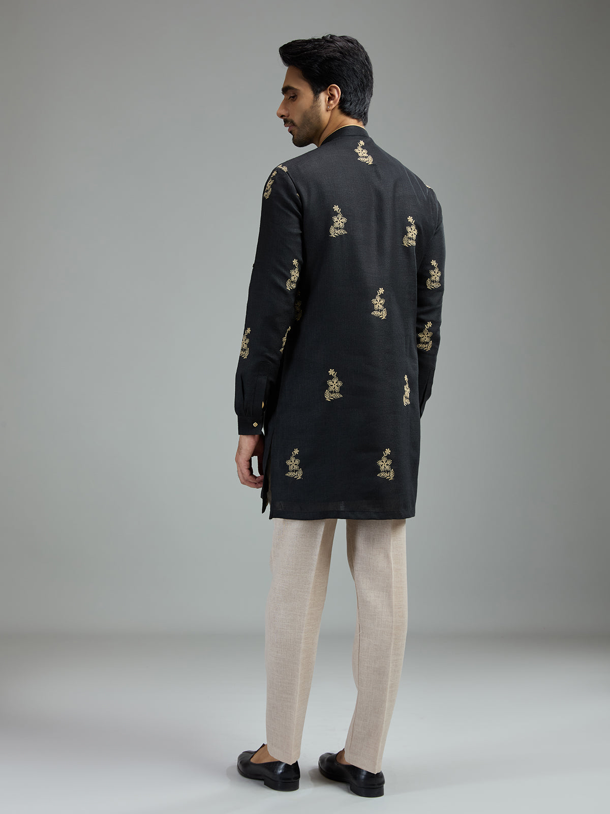 Black mens floral threadwork kurta suit