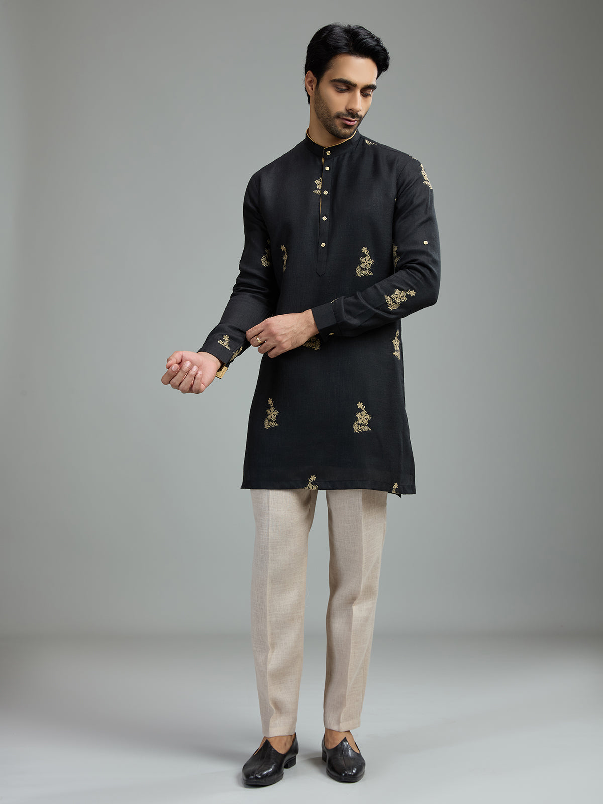 Black mens floral threadwork kurta suit