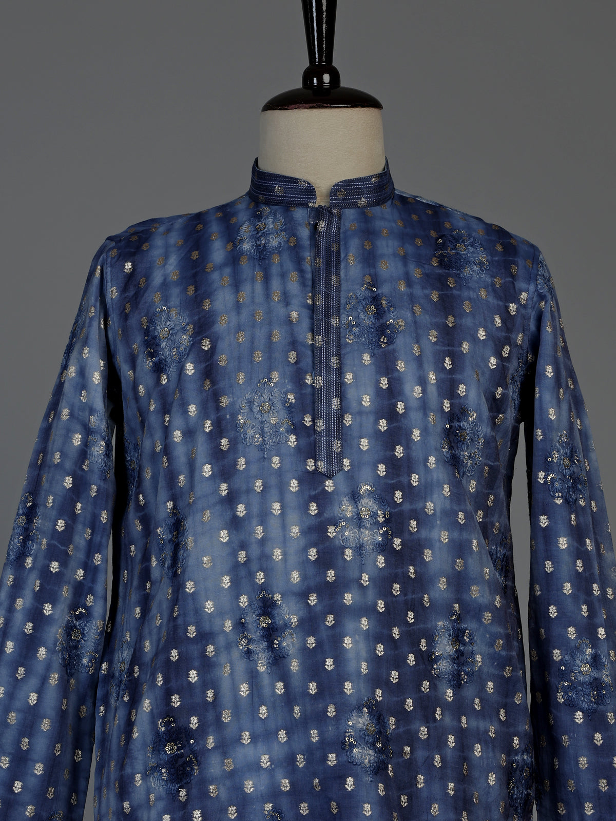 Blue silk mens kurta suit with shaded finish and zari butti work