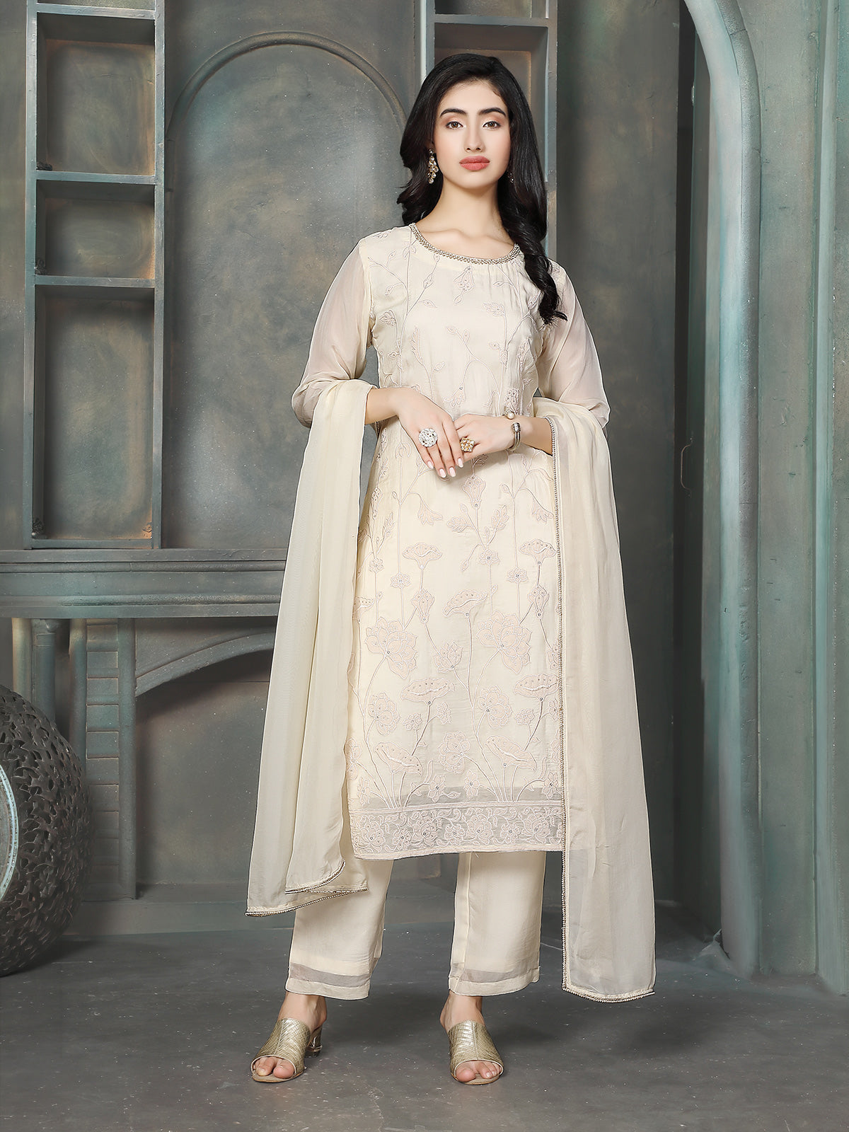 Cream floral embroidered women kurti set