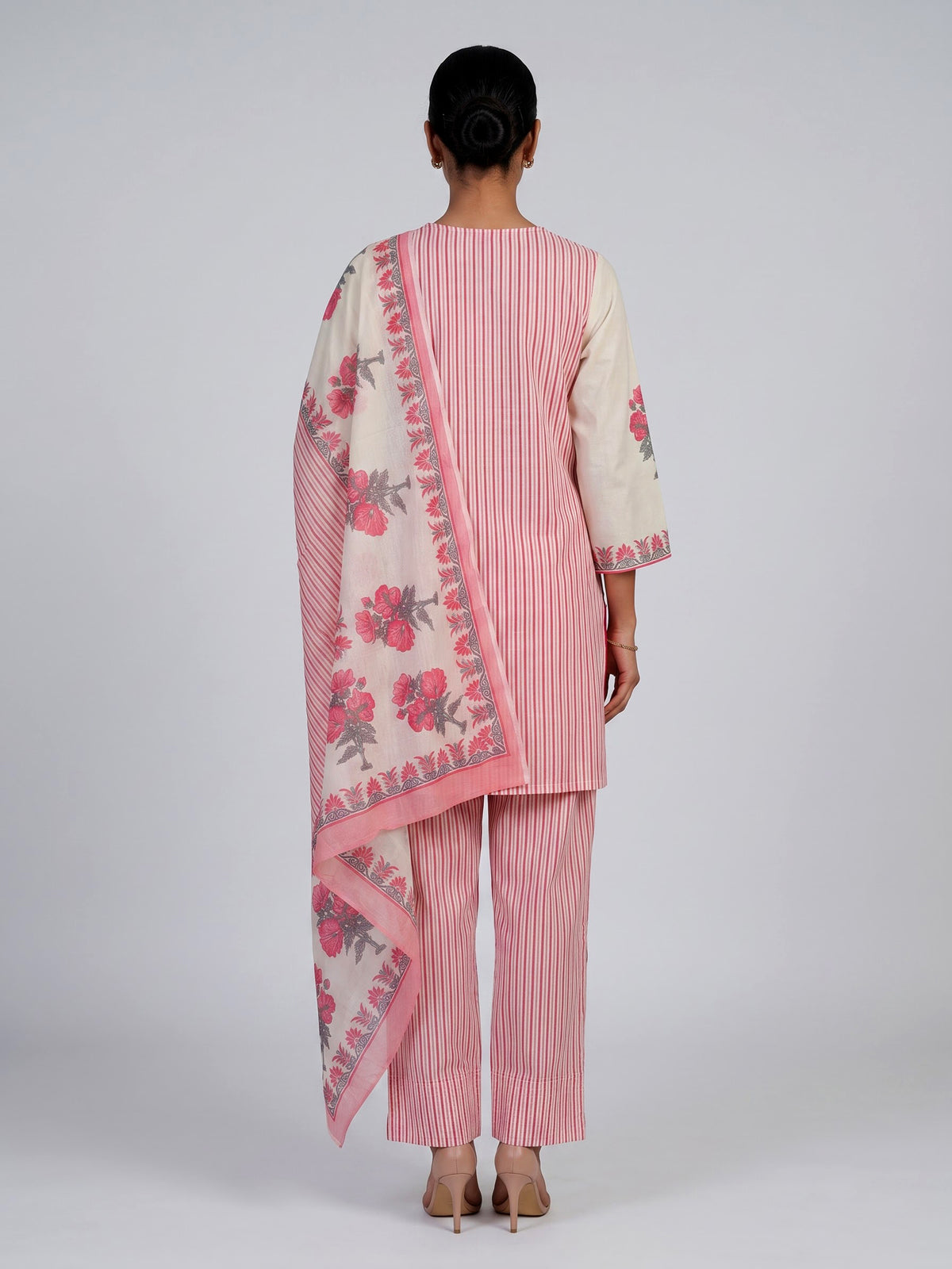 Pink cotton blend salwar suit with graceful floral printed styling
