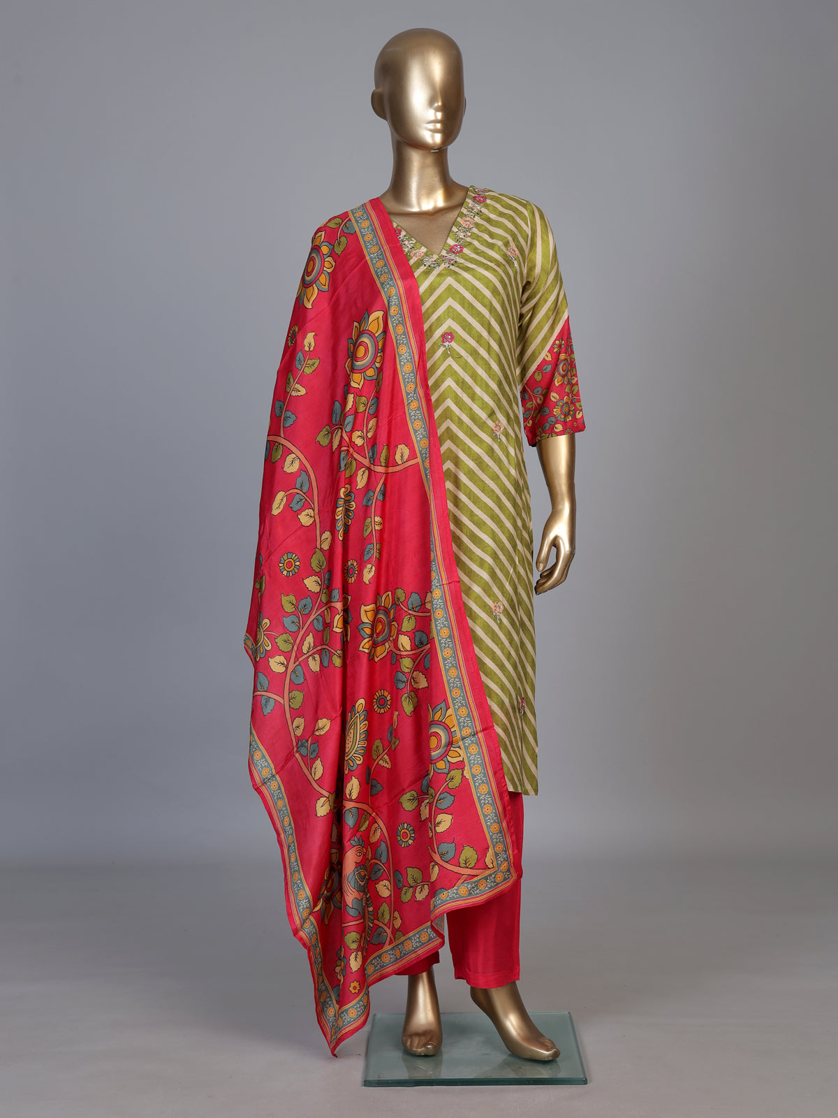 Elegant green silk blend kurti set with festive embellishments