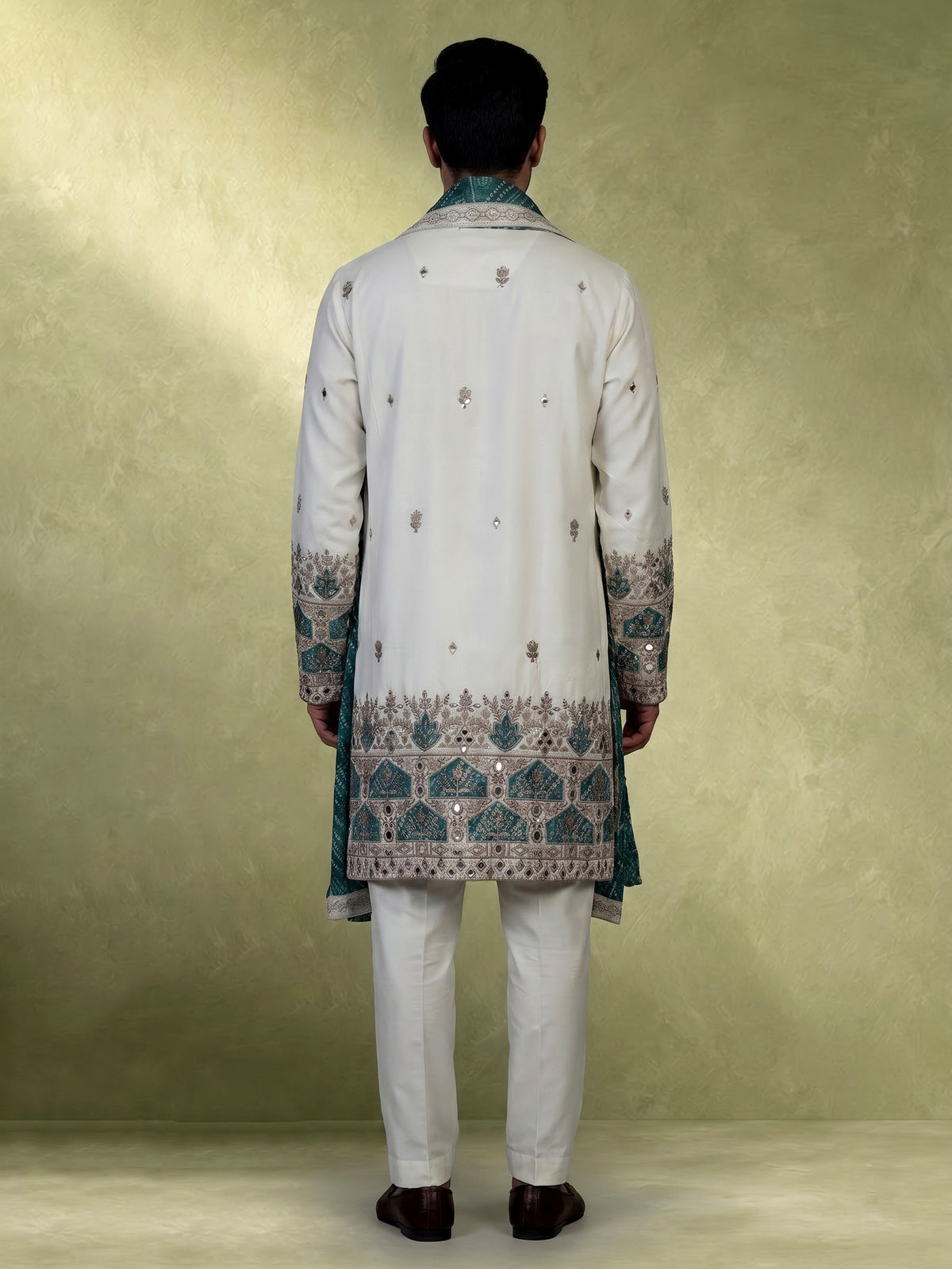 Ivory-white silk blend men kurta suit with teal bandhani stole