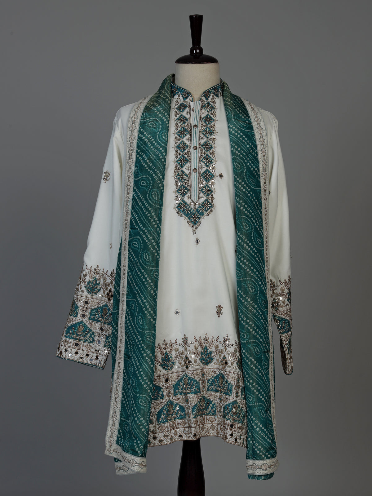 Ivory-white raw silk blend men kurta suit with teal bandhani stole