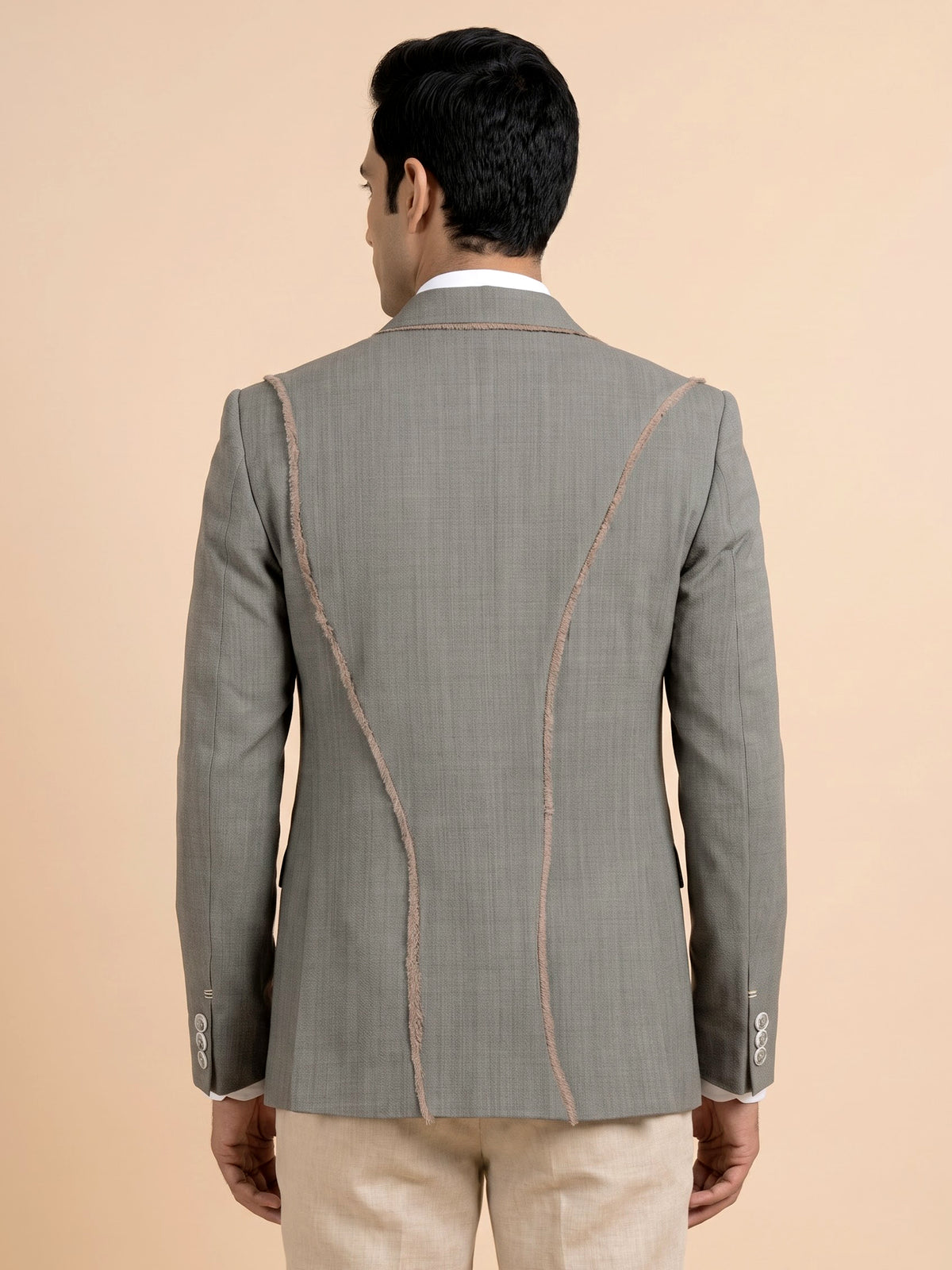 Light grey single-breasted blazer with floral brooch