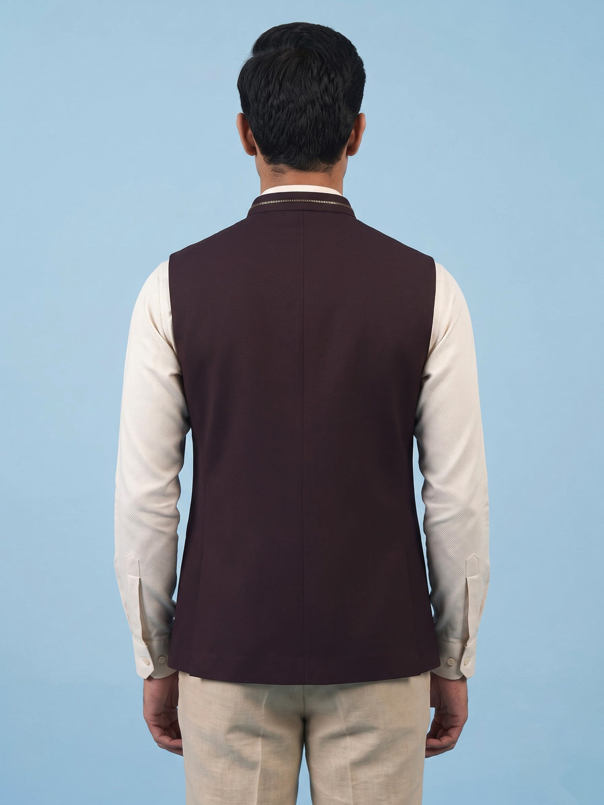 Wine premium waistcoat with crest pins and chain brooch for mens