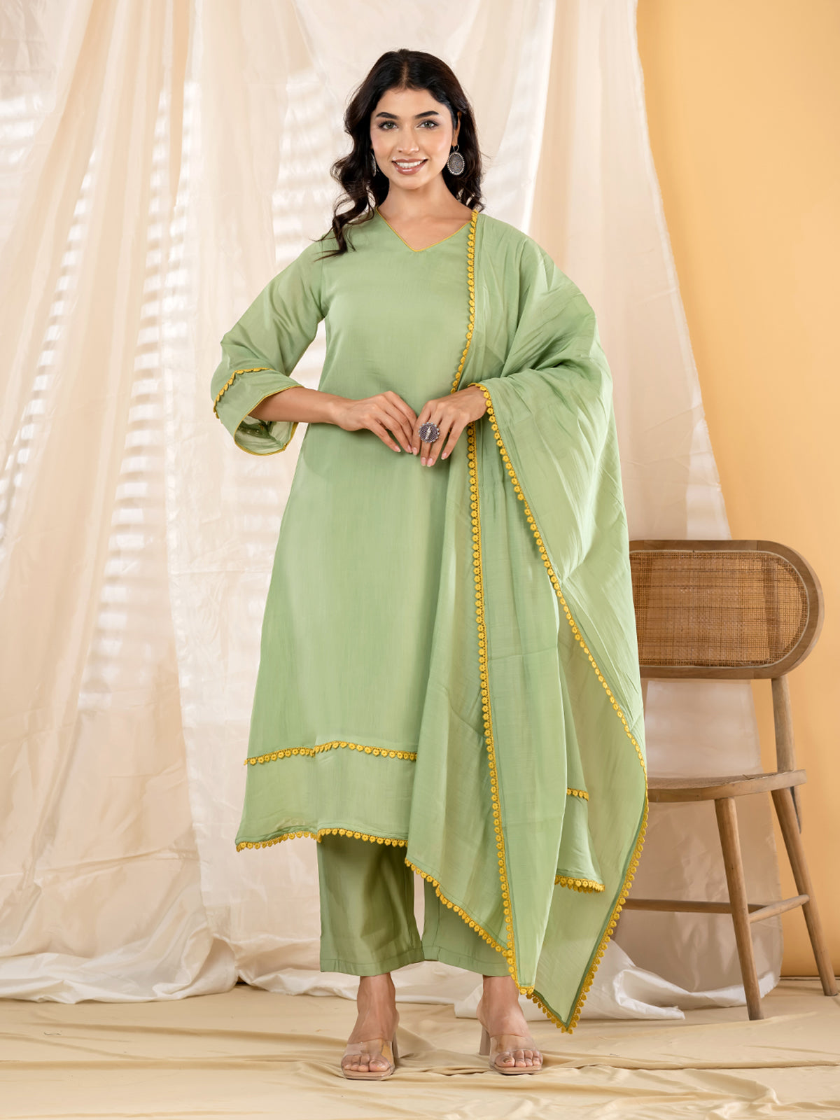 Pista green lace detail women kurti set