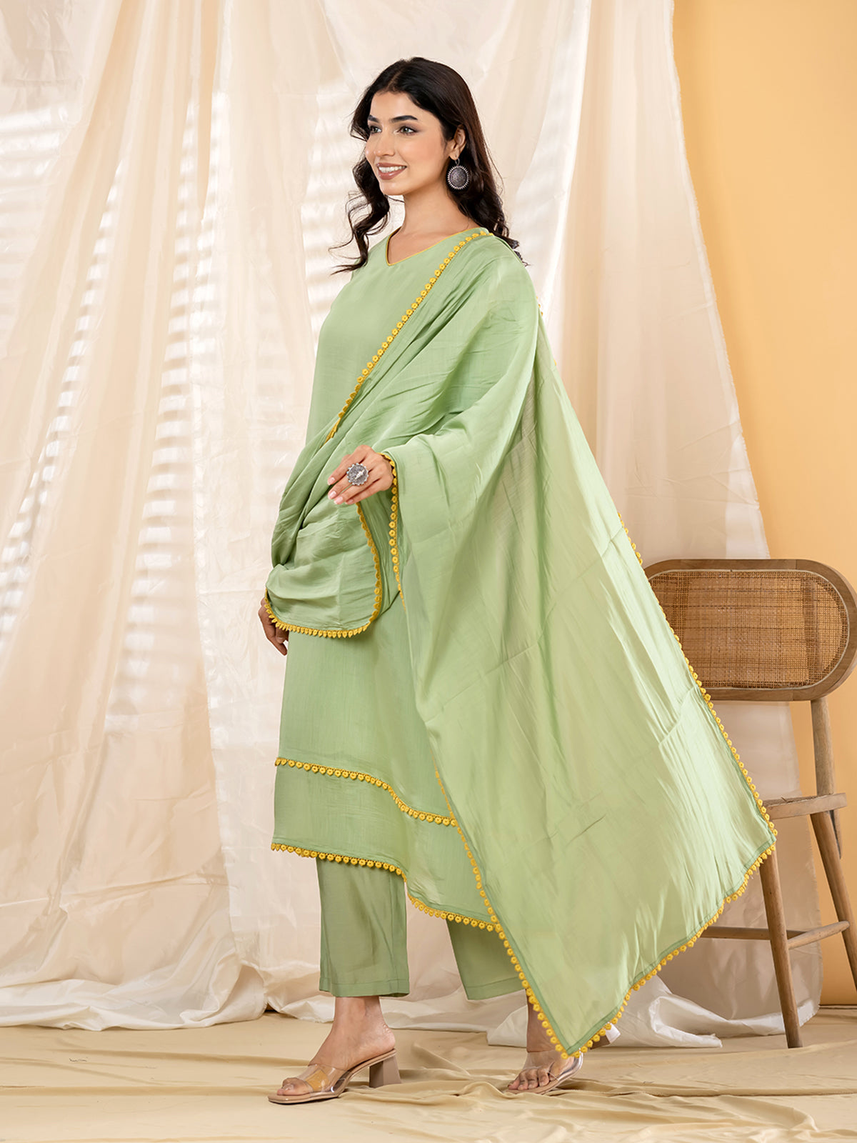 Pista green lace detail women kurti set