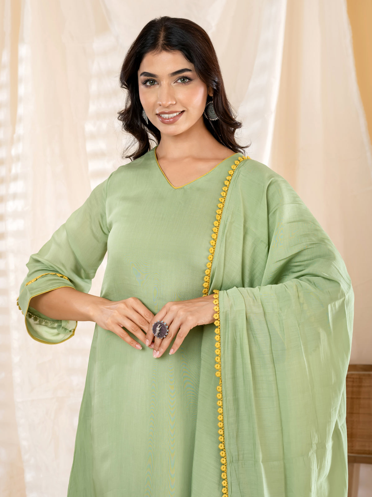 Pista green lace detail women kurti set