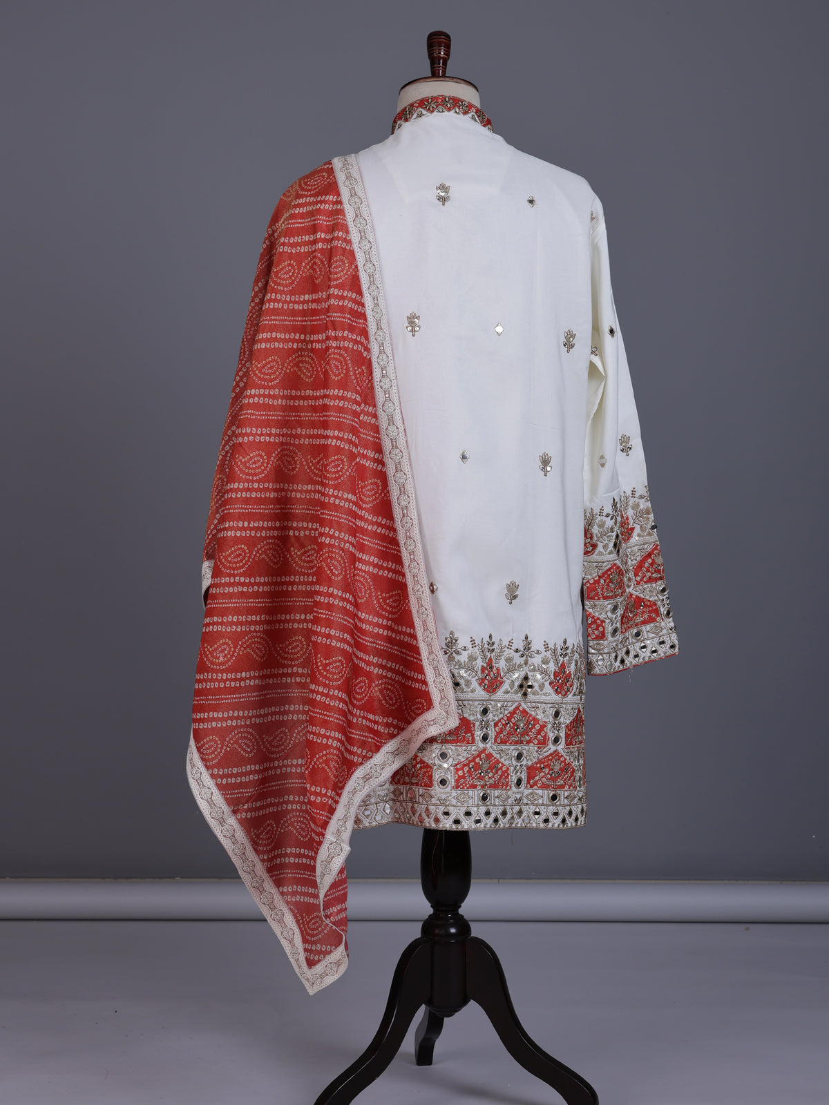 White silk mens kurta suit with bandhani dupatta and embroidery