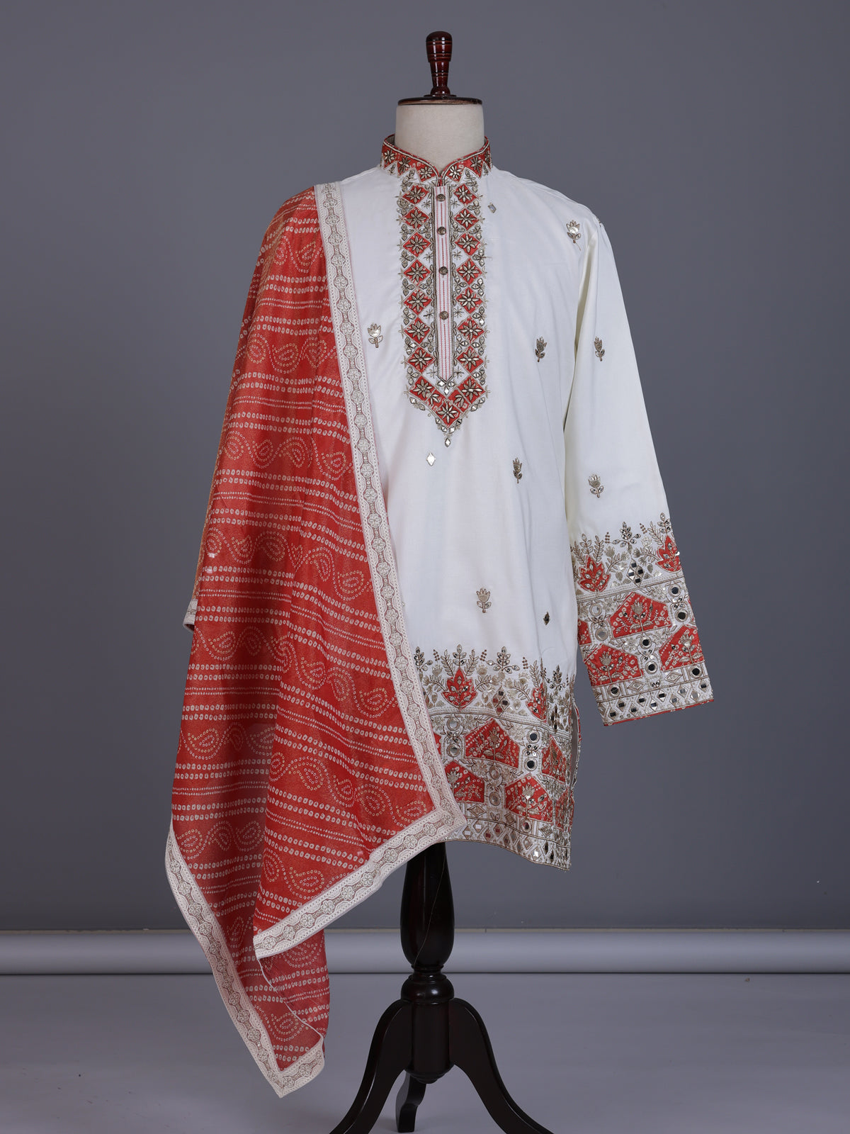 White silk mens kurta suit with bandhani dupatta and embroidery
