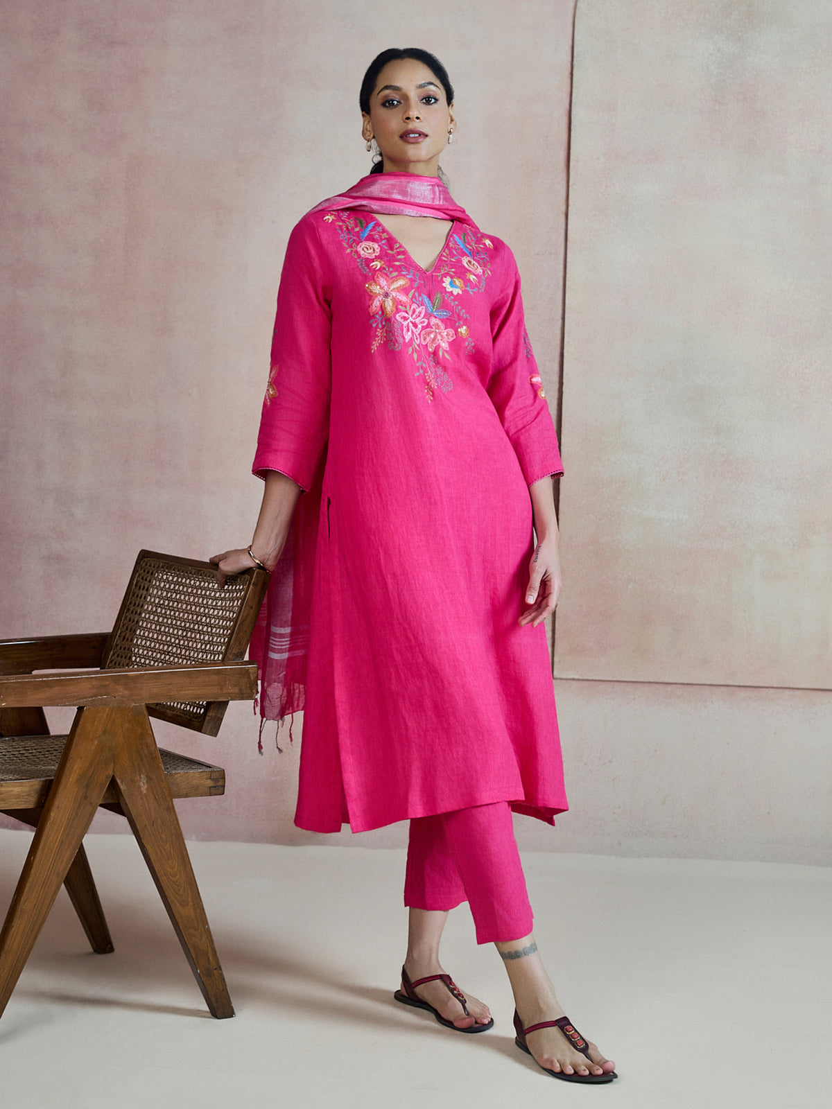 Pink V-neck floral embroidery women kurti set