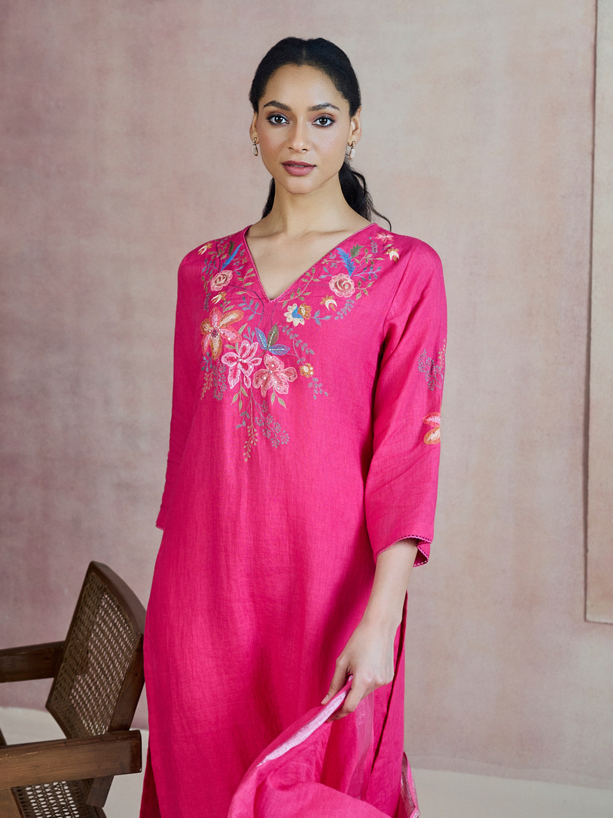 Pink V-neck floral embroidery women kurti set