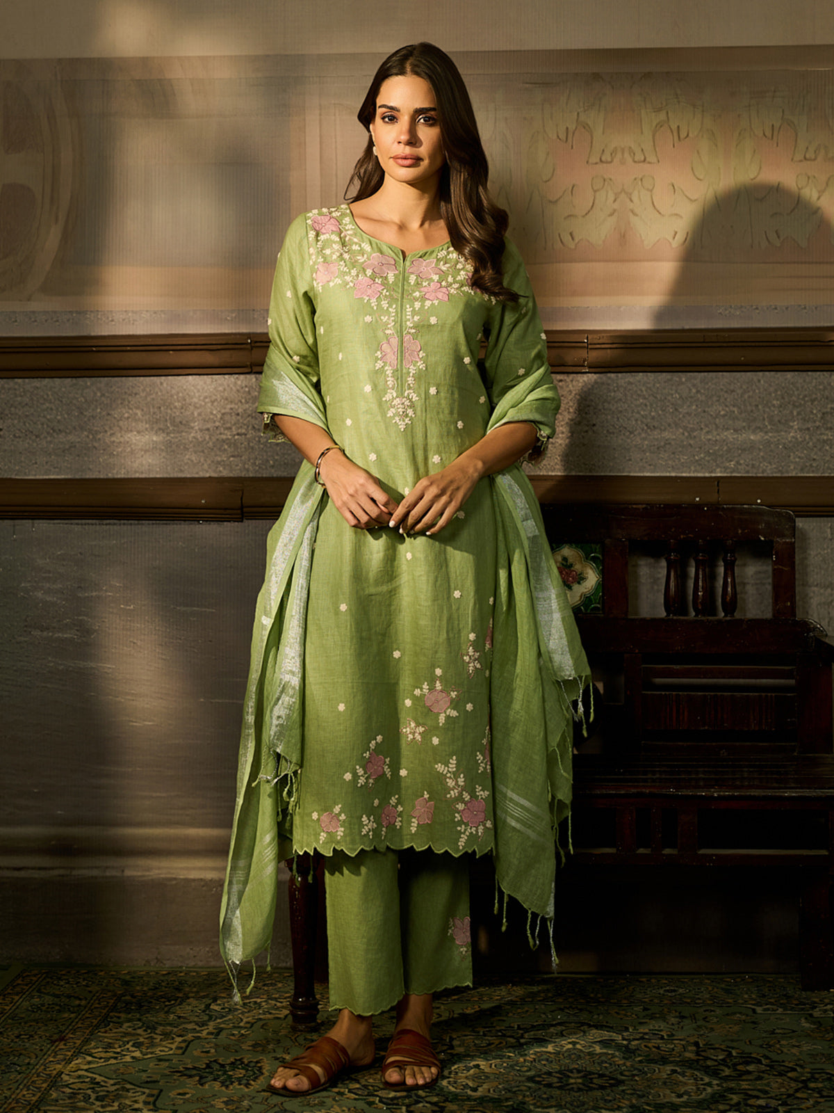 Green floral threadwork straight cut women kurti set