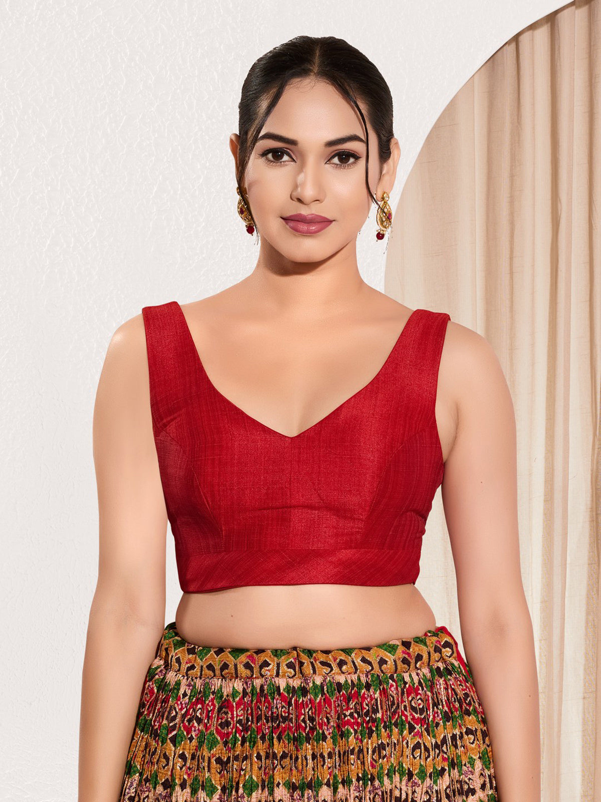 Red mulburry silk round neck sleeveless blouse