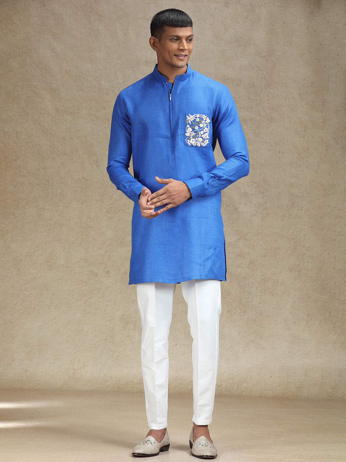 Royal blue zipper closure kurta set for festive charm
