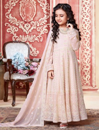 An alluring pink hue anarkali suit for preetty girls