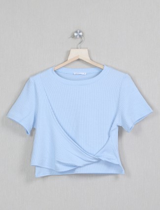 Deal light blue solid top in knitted fabric