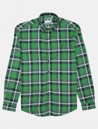 Frio checkers cotton shirt in green color