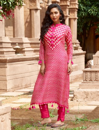 Printed magenta kurti for day to day look in cotton