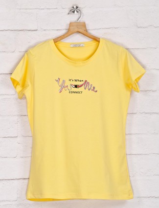 Yellow graphic casual top in cotton