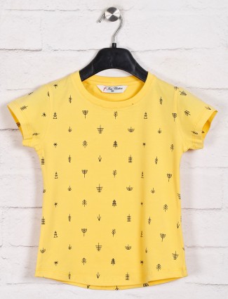 Yellow printed casual top for girls
