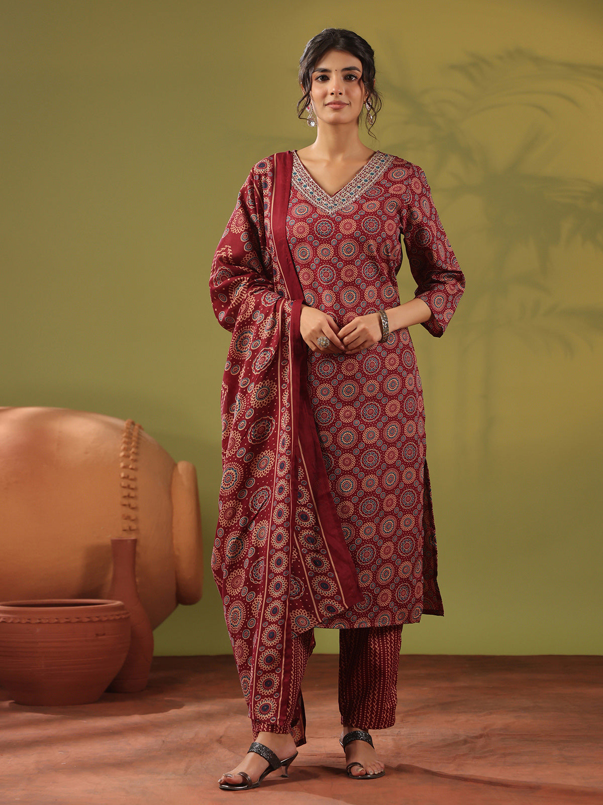 Maroon cotton printed kurti set with V neckline