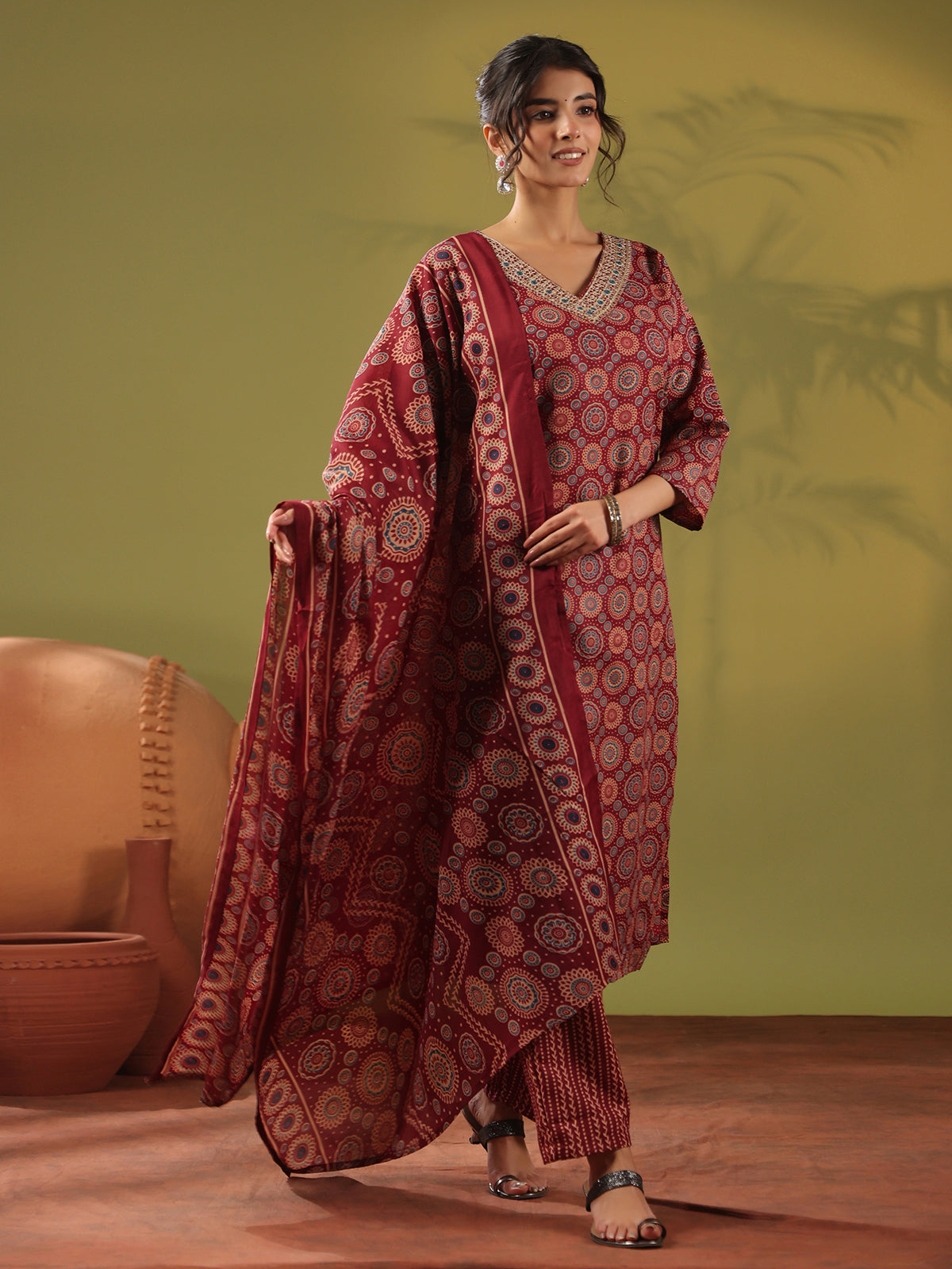 Maroon cotton printed kurti set with V neckline